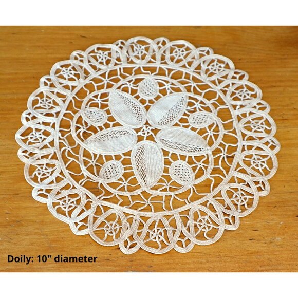3 Doilies Doily Crocheted Doily White & Tan Vintage Doilies V21 - Picture 4 of 4